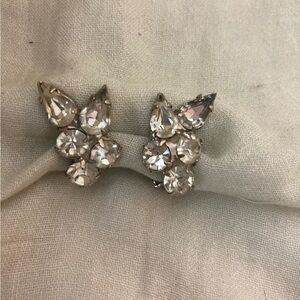 Pear Shaped‎ and Round Brilliant Prong Set Rhinestones Vintage Clip Earrings